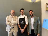 El director del Instituto de Turismo, Juan Francisco Martínez, con el chef Juan Guillamón y el director de la Oficina de Turismo de España en Rom...