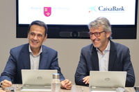 El consejero de Econom&iacute;a, Hacienda, Fondos Europeos y Transformaci&oacute;n Digital, Luis Alberto Mar&iacute;n, acompa&ntilde;ado del director de CaixaBank en la Regi&oacute;n...