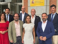 El director general de Movilidad y Transportes, Jos&eacute; Antonio Verd&uacute;, con algunos de sus hom&oacute;logos tras la reuni&oacute;n mantenida en el Ministerio de Tr...