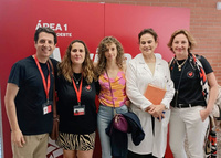 El proyecto en el que colaboran el hospital de la Arrixaca y 'Mam&aacute;s en Acci&oacute;n' tiene por finalidad proporcionar compa&ntilde;&iacute;a a los menores que presentan...