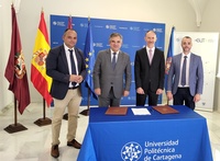 El consejero de Medio Ambiente, Universidades, Investigaci&oacute;n y Mar Menor, Juan Mar&iacute;a V&aacute;zquez, junto con el rector de la Universidad Polit&eacute;cnica de...