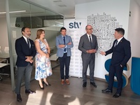 El consejero de Educaci&oacute;n y Formaci&oacute;n Profesional, V&iacute;ctor Mar&iacute;n, mantiene un encuentro con los responsables de STV Gesti&oacute;n.&nbsp;