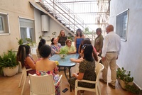 La consejera de Pol&iacute;tica Social, Familias e Igualdad, Conchita Ruiz, durante su visita a una casa de acogida para v&iacute;ctimas de violencia de g&eacute;nero