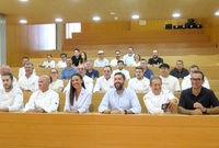 La consejera y el director general del Instituto de Turismo, con algunos miembros de la delegaci&oacute;n que estar&aacute; en los eventos gastron&oacute;micos.