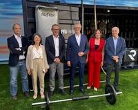 El consejero de Salud inaugura el cubo fit del Campus de Espinardo