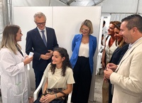 El consejero de Salud, Juan Jos&eacute; Pedre&ntilde;o, particip&oacute; hoy en las actividades organizadas por el colegio de Farmac&eacute;uticos acompa&ntilde;ado de la directora...