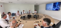 El consejero de Medio Ambiente, Universidades, Investigaci&oacute;n y Mar Menor, Juan Mar&iacute;a V&aacute;zquez, durante la reuni&oacute;n con el presidente de la Asociaci&oacute;n...