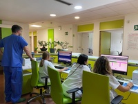 El consejero de Salud ha criticado "la incapacidad de la ministra de Sanidad" de abordar la reforma del Estatuto Marco que afecta a tantos profesionales...