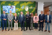 El consejero de Medio Ambiente, Universidades, Investigaci&oacute;n y Mar Menor, Juan Mar&iacute;a V&aacute;zquez, junto con los rectores de las universidades y directores...