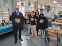 El consejero de Educaci&oacute;n y Formaci&oacute;n Profesional, V&iacute;ctor Mar&iacute;n, junto con algunos de los alumnos del programa Referen-T.2