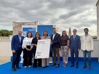 La consejera Carmen Conesa, con los participantes en el acto de presentaci&oacute;n de las Olimpiadas del Turismo