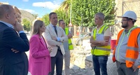 El consejero de Presidencia, Portavocía, Acción Exterior y Emergencias, Marcos Ortuño, visita las obras de renovación de la calle Begastri junto ...