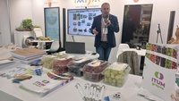 Imagenes de las presentaciones de las investigaciones del IMIDA en su estand de Fruit Attraction