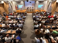 La directora general de Vivienda, María Dolores Gil, el secretario general de la Consejería de Fomento e Infraestructuras, José Francisco Lajara,...