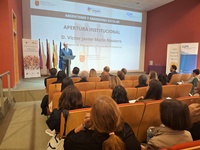 El consejero de Educación y Formación Profesional, Víctor Marín, inaugura en el IES Ramón Arcas Meca (Lorca) una jornada sobre absentismo escolar y abandono educativo temprano, que reúne a 200 profesionales