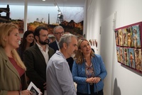 La consejera de Política Social, Familias e Igualdad, Conchita Ruiz, junto con el alcalde de La Unión, Joaquín Zapata, y usuarios de la residencia...