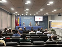 El consejero de Fomento e Infraestructuras, Jorge García Montoro, junto al decano de COAATIEMU, Antonio Mármol, y al secretario general de la Consejería...