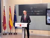 El consejero de Educación y Formación Profesional, Víctor Marín, presenta las novedades en la convocatoria de oposiciones a cuerpos docentes