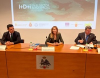 La consejera de Empresa, Empleo y Economía Social, Marisa López Aragón, junto con el alcalde de San Javier, José Miguel Luengo y el director de la...