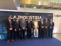 El consejero de Medio Ambiente, Universidades, Investigación y Mar Menor, Juan María Vázquez, junto con los organizadores del foro 'La Industria ...