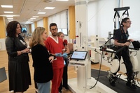 La consejera de Política Social, Familias e Igualdad, Conchita Ruiz, durante su visita a la residencia 'Vitalia', de Murcia