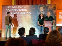 Los representantes del Centro de Recuperación de Fauna Silvestre de El Valle, recogieron anoche el premio LIFE Lynxconnect 2025.