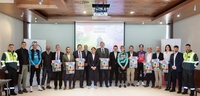 El director general de Deportes, Fran S&aacute;nchez, con miembros de la organizaci&oacute;n, representantes de los equipos y los municipios y patrocinadores.