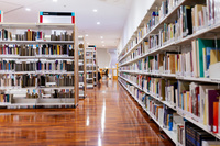 Vista del interior de la Biblioteca Regional.