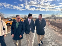 El consejero de Fomento e Infraestructuras, Jorge Garc&iacute;a Montoro, acompa&ntilde;ado del alcalde de Mula, Juan Jes&uacute;s Moreno, visitan el inicio de obra de...
