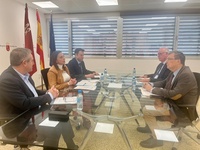 Imagen de la consejera Sara Rubira en la reuni&oacute;n que ha tenido con el alcalde de Murcia, Jos&eacute; Ballesta&nbsp;