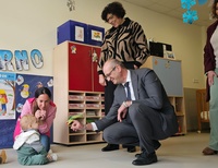 El consejero de Educaci&oacute;n y Formaci&oacute;n Profesional, V&iacute;ctor Mar&iacute;n, junto con la alcaldesa de Puerto Lumbreras, Mar&iacute;a &Aacute;ngeles T&uacute;nez, visita la reci&eacute;n...
