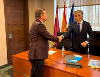 El consejero de Econom&iacute;a, Hacienda, Fondos Europeos y Transformaci&oacute;n Digital, Luis Alberto Mar&iacute;n, instantes antes de iniciar su comparecencia en ...
