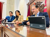 El director general de Ordenaci&oacute;n del Territorio y Arquitectura, Javier Roll&aacute;n, en Lorca durante la presentaci&oacute;n de las ayudas regionales para rehabilitaci&oacute;n...