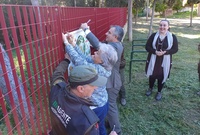 El consejero de Medio Ambiente, Universidades, Investigaci&oacute;n y Mar Menor, Juan Mar&iacute;a V&aacute;zquez, junto con la presidenta del Colegio Oficial de Veterinarios...
