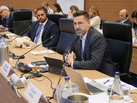 El director general de Uni&oacute;n Europea, Adri&aacute;n Zittelli, interviene en la reuni&oacute;n del CRPM celebrada en Chipre.