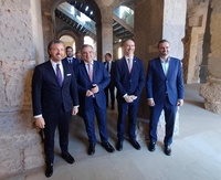 El consejero de Medio Ambiente, Universidades, Investigaci&oacute;n y Mar Menor, Juan Mar&iacute;a V&aacute;zquez, junto al rector de la Universidad Polit&eacute;cnica de Cartagena,...