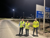 El director general de Carreteras, Francisco Carrillo, comprobando la efectividad de las nuevas luminarias instaladas en el enlace de la RM-2 con...
