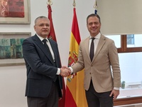 El consejero de Presidencia, Portavoc&iacute;a, Acci&oacute;n Exterior y Emergencias, Marcos Ortu&ntilde;o, y el director del departamento de Cooperaci&oacute;n Internacional...