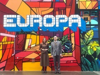 La consejera de Empresa, Empleo y Econom&iacute;a Social, Marisa L&oacute;pez Arag&oacute;n, junto con el consejero de Industria de la Representaci&oacute;n Permanente de Espa&ntilde;a...
