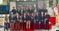 La consejera Carmen Conesa, con autoridades, federativos, clubes organizadores y deportistas asistentes a la presentaci&oacute;n de las pruebas de vela.