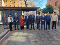 El consejero de Medio Ambiente, Universidades, Investigaci&oacute;n y Mar Menor, Juan Mar&iacute;a V&aacute;zquez, junto al rector de la Universidad de Murcia, Jos&eacute; Luj&aacute;n,...