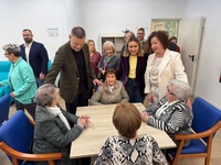 La consejera de  Pol&iacute;tica Social, Familias e Igualdad, Conchita Ruiz, junto con el alcalde de Caravaca de la Cruz, Jos&eacute; Francisco Garc&iacute;a, durante...