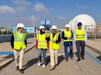 Imagen de la consejera Sara Rubira junto a la alcaldesa de Cartagena Noelia Arroyo durante su visita a la EDAR de Cabezo Beaza.&nbsp;