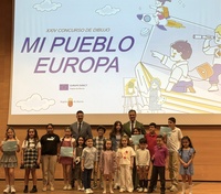 El consejero de Presidencia, Portavoc&iacute;a, Acci&oacute;n Exterior y Emergencias, Marcos Ortu&ntilde;o, y el director general de Uni&oacute;n Europea, Adri&aacute;n Zittelli, con...