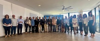 La consejera Carmen Conesa, con los asistentes a la presentaci&oacute;n de la campa&ntilde;a de promoci&oacute;n tur&iacute;stica regional para el verano 2026.