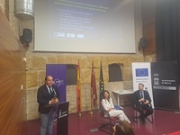 El director general de Uni&oacute;n Europea, Adri&aacute;n Zittelli, la eurodiputada Maravillas Abad&iacute;a y el presidente de la Junta de Distrito Centro-Oeste de ...