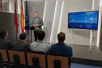El consejero de Medio Ambiente, Industria, Universidades, Investigaci&oacute;n y Mar Menor, Juan Mar&iacute;a V&aacute;zquez, realiza un balance de los programas de ayudas...