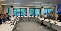 Imagen de la reuni&oacute;n con los responsables de la Representaci&oacute;n Permanente de Espa&ntilde;a ante la UE