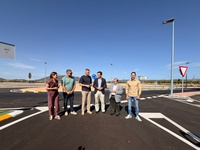 El consejero de Infraestructuras y Desarrollo Territorial, Jorge Garc&iacute;a Montoro, junto al alcalde de Caravaca de la Cruz, Jos&eacute; Francisco Garc&iacute;a, ...