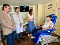 La consejera de Salud, Isabel Ayala, visit&oacute; el programa de oncolog&iacute;a puesto en marcha en el Hospital de Cieza.